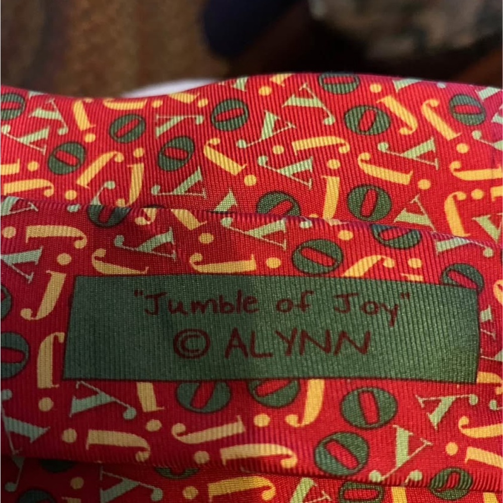 Alynn Red and Green Patterned Tie